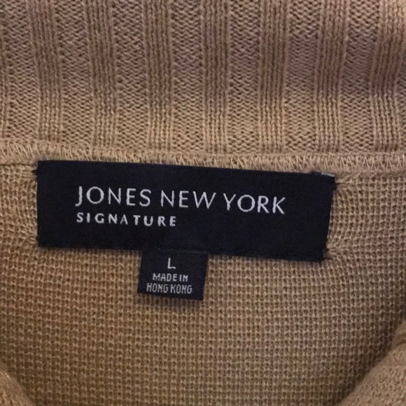Signature Jones New York Button Down - Picture 3 of 4